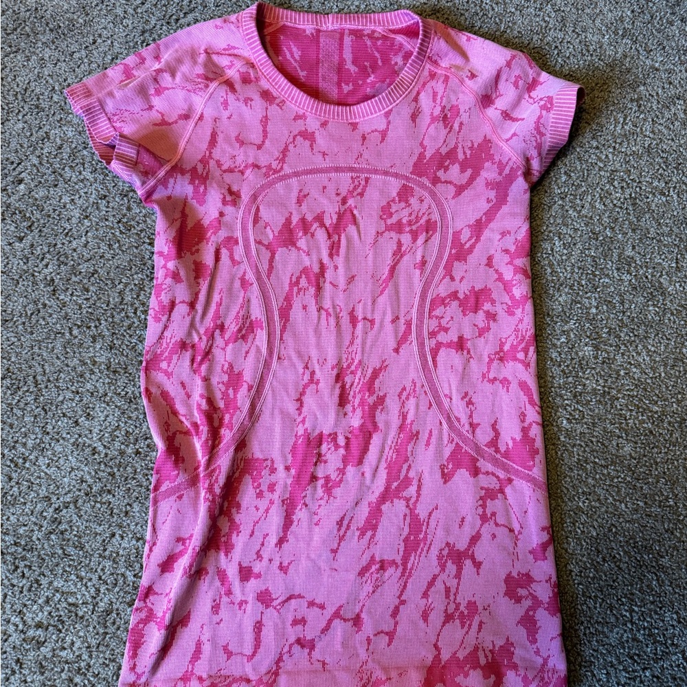 Lululemon swiftly tech short sleeve